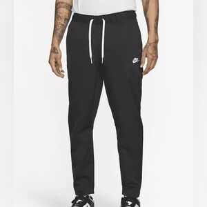 Nike Men's Black Club Woven Tapered Leg Pants Size Small